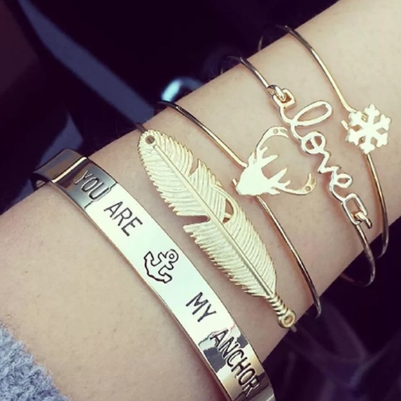 Pawsitively Posh Jewelry - {DELAINA} boho Deer Love Bangle Bracelet Set